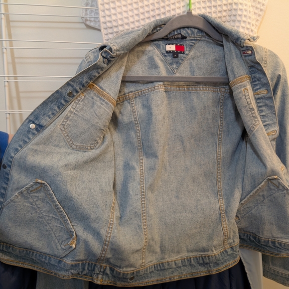 Tommy Hilfiger Light Blue Jean Jacket, Stretch Comfort Solid Construction - Picture 4 of 7